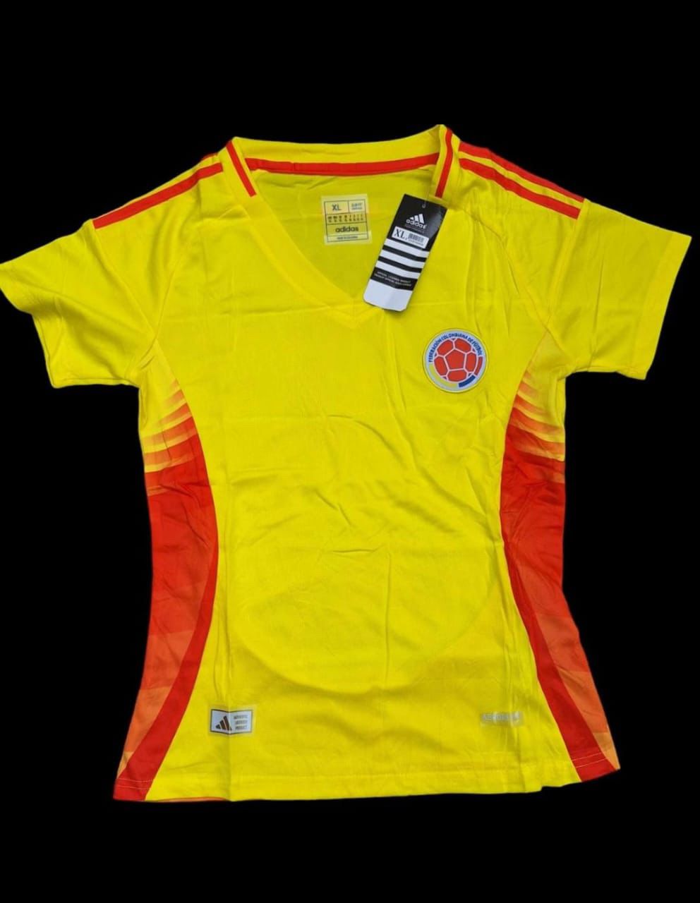 CAMISETA DE COLOMBIA AMARILLO DAMA COPA AMERICA 2024