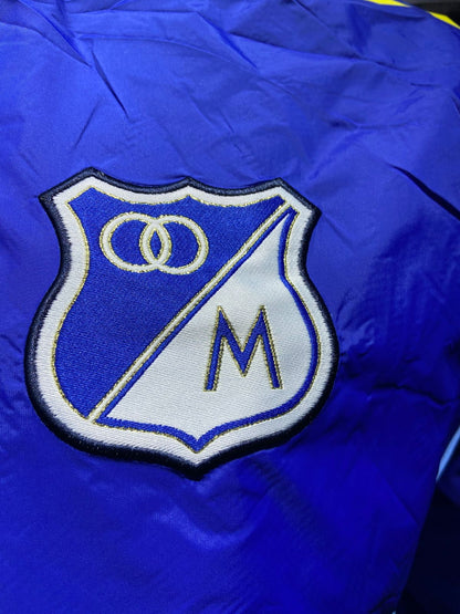 Chaqueta rompevientos millonarios azul